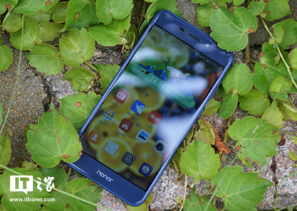 荣耀 V9 play手机体验评测:颜值尚可,性能够用|