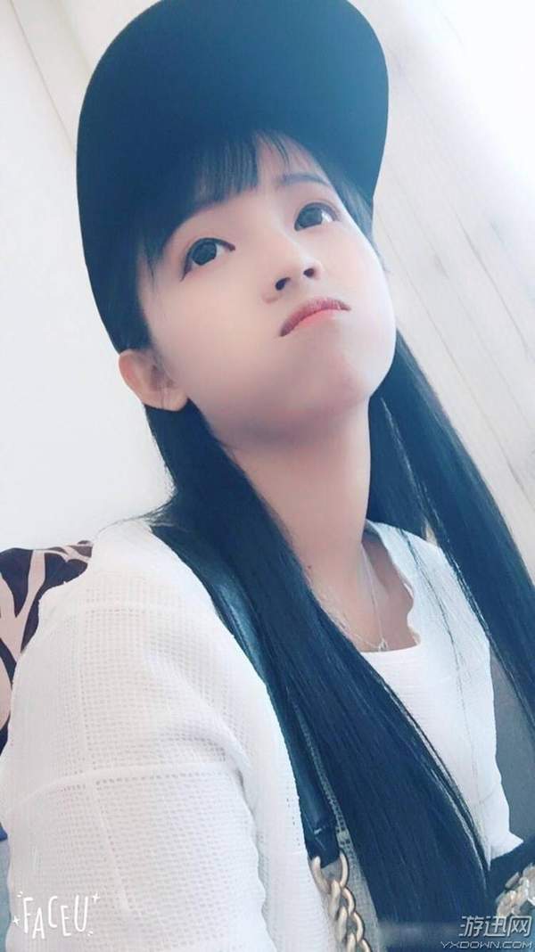 智商堪忧!美女主播 骗 礼物,结果反把自己绕进