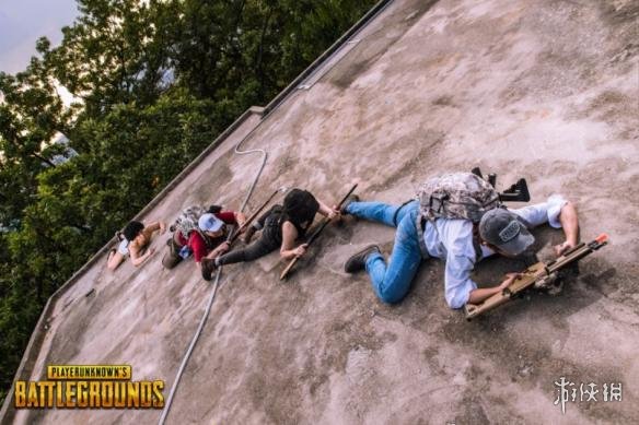 《绝地求生大逃杀》韩国团队搞笑cos 八块腹肌