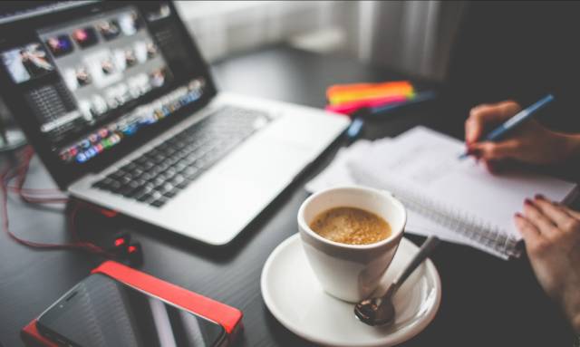 把工作带回家,到底算不算加班?终于知道答案了