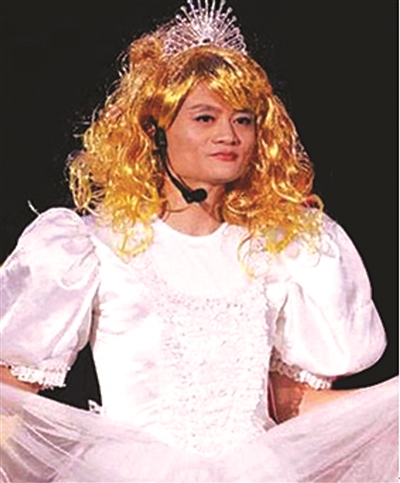 阿里年会,马云跳舞了……这舞姿不能我一个人笑!|马云|阿里|迈克_新浪新闻