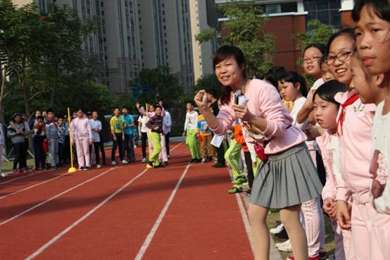 【镜头·共产党员在身边】人类灵魂的工程师|