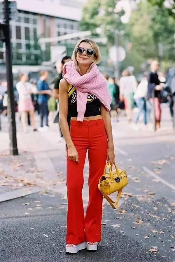 一句话形容女人的身材:理想很骨感,现实很丰满