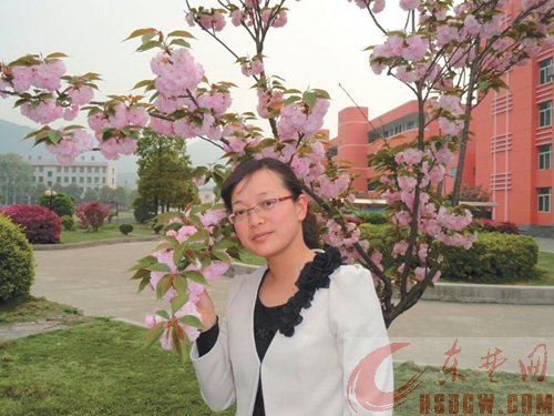 黄石十七中优秀教师 启迪学生心灵 奉献教育事