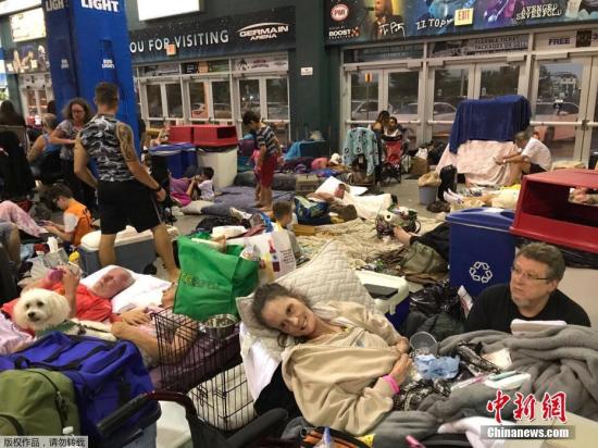 飓风突袭中国交换生求救 美佛州华人社团伸援手