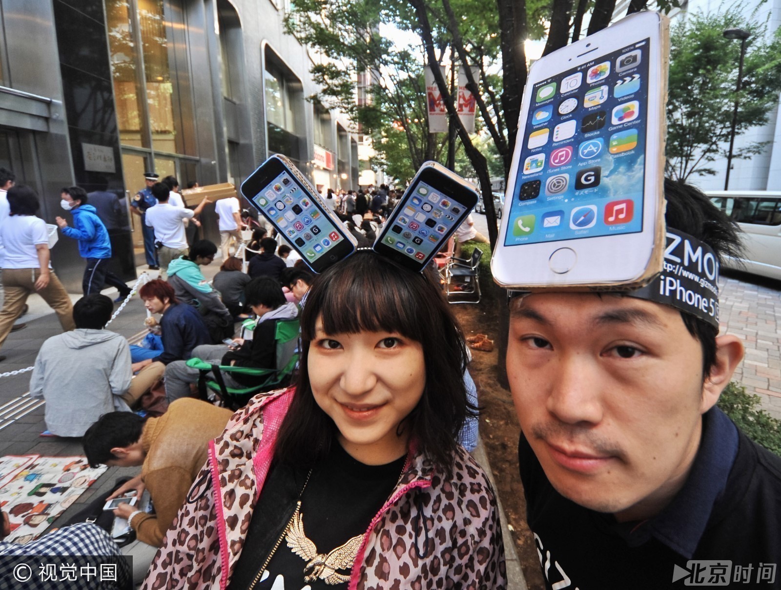 iPhone 8即将面市 扎帐篷打地铺哪个国家果粉最疯狂|帐篷|苹果|iPhone_新浪新闻