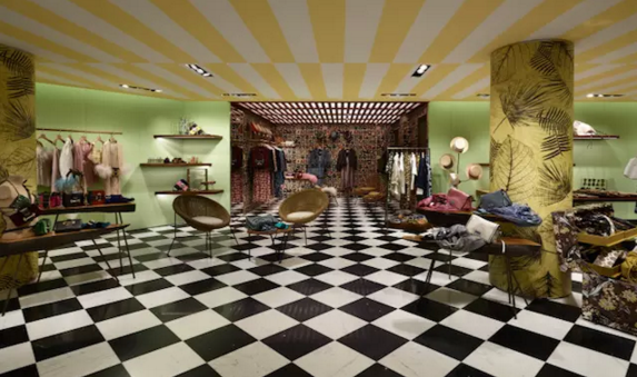 上半年业绩让机构失望 下一个穿Prada的女魔头