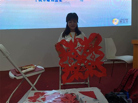 百件残疾人手工艺品亮相文博会 北京残疾人社