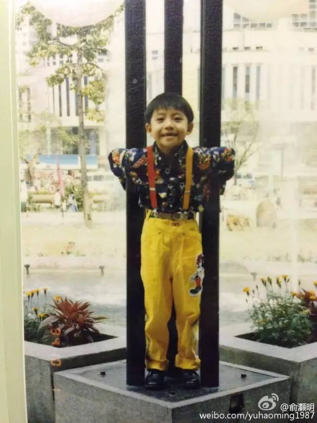 被大火毁容,谢娜何炅心疼他到哭,从当红小鲜肉