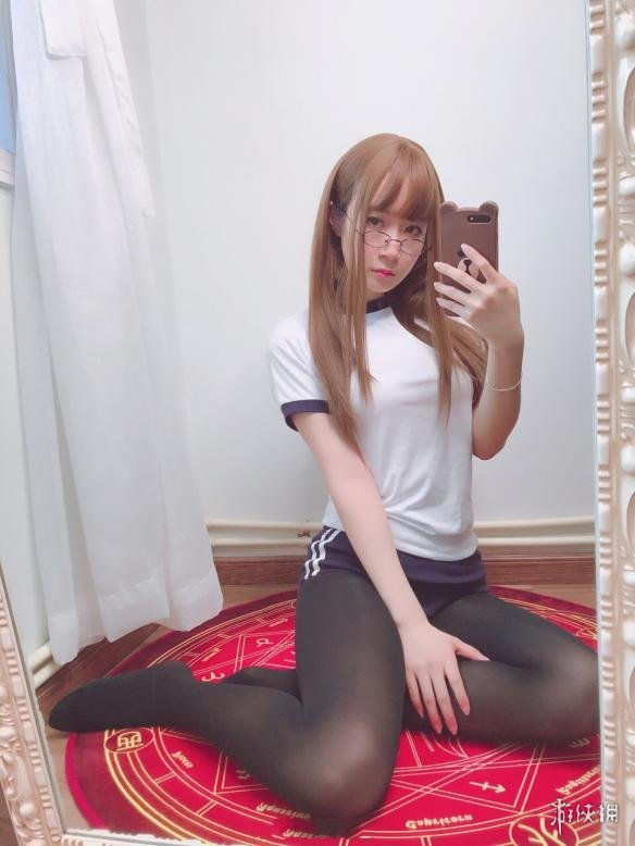 每日福利送不停 猫耳兽娘纯纯的黑丝白丝诱惑自拍!