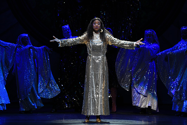 观众每32秒笑一次,《修女也疯狂》让人也想高