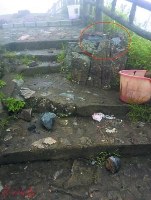 夫妇登山拍照被雷击 被闪电击中当场昏迷不醒