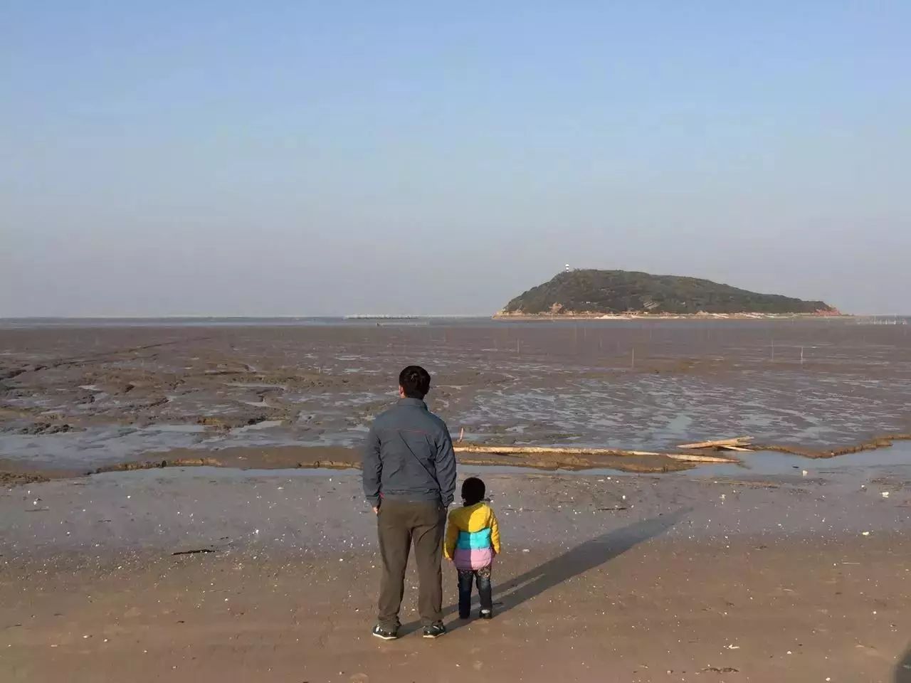 大连85岁老太在美容院4天交了7万,身上现大片