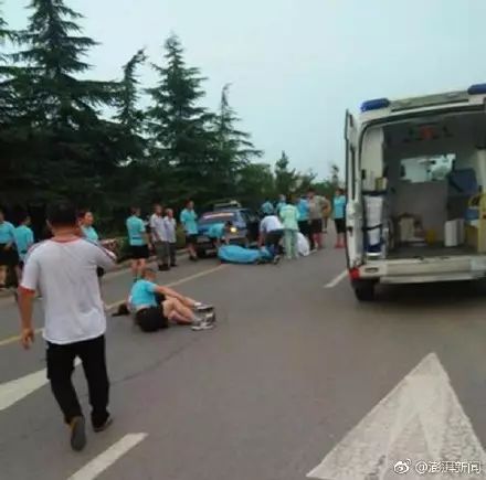 7月8日5时许,临沂山鹰户外旗下“涑河黎明健跑队”在晨跑时发生事故,一辆出租车冲向人群,造成一死两伤。
