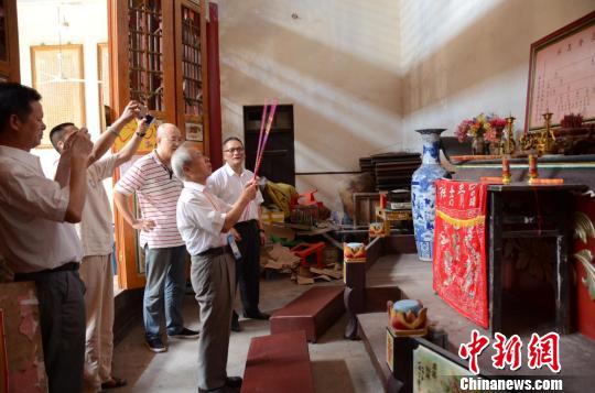 前的书信 古稀华侨老人回乡寻亲(组图)|福清|书