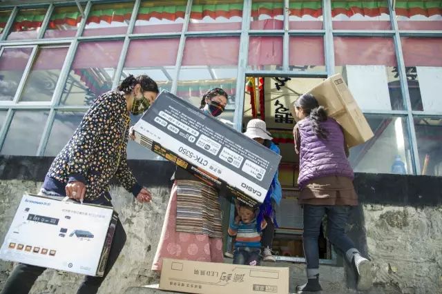 泪目 发生在世界海拔最高村的真实一幕…帅气