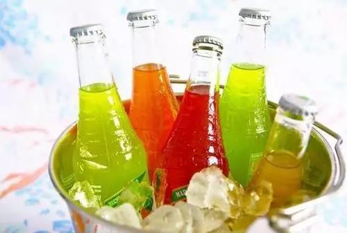 可怕丨饮料当水喝3年 高中生血糖爆表得糖尿病 过量喝甜饮料危害多…