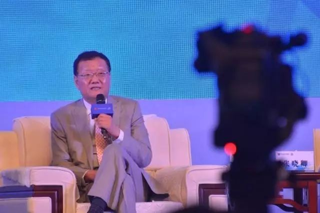 锵锵三人行最新一期 刘长乐