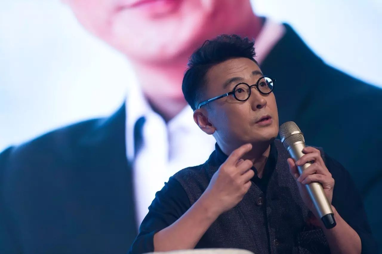 19岁的《锵锵三人行》没了 50岁的窦文涛还在!|锵锵三人行|张绍刚|窦文涛_新浪娱乐_新浪网