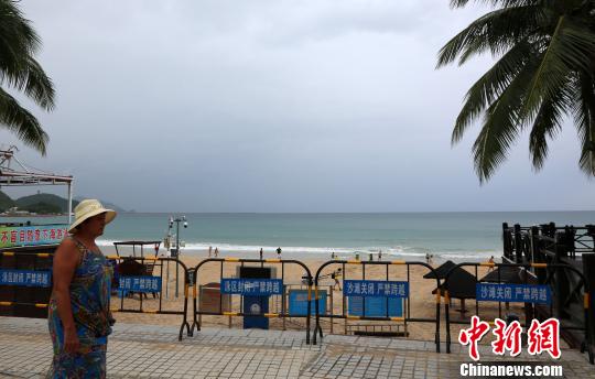 9月14日,三亚大东海景区海滩关闭。 尹海明 摄