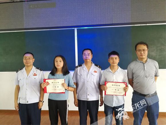 推进青少年税法普及教育 黔江地税联合国税开