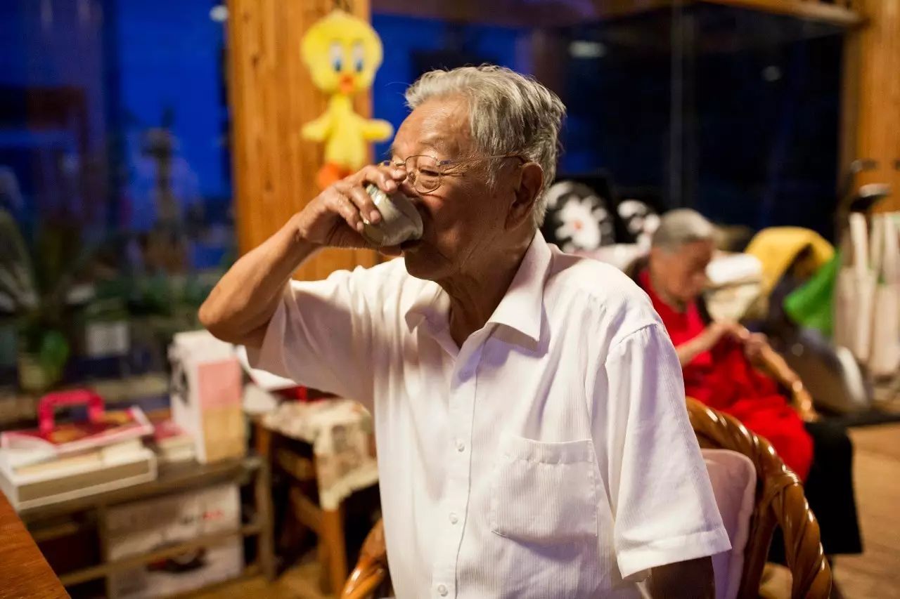 都市时报独家专访褚时健 | 谈及生死,“平淡了”三个字很有分量|褚时健|王巍|云南_新浪新闻