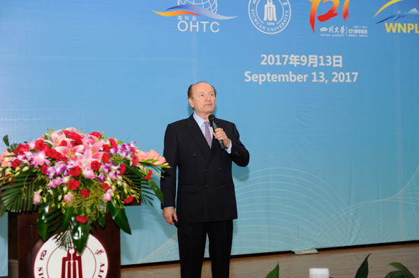 诺贝尔经济学奖获得者Robert Merton受聘为四