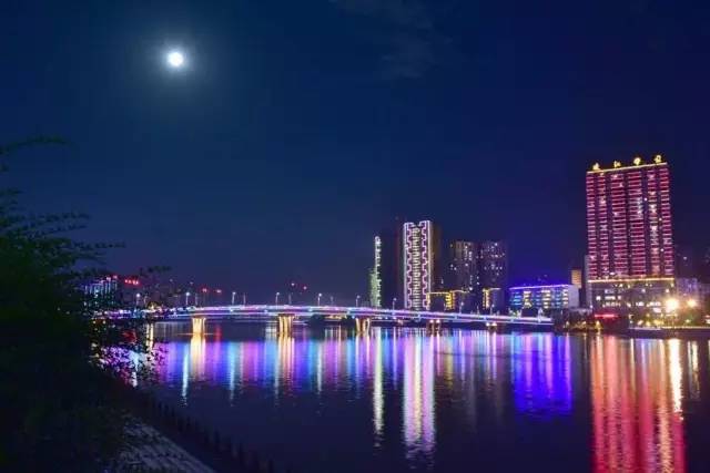 300亿砸向四川这座小城!几年后,这里不得了…