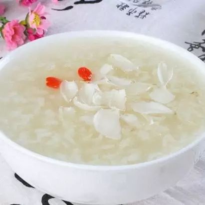 银耳煮粥前要怎么处理 xCKI-fykywuc3775159.jpg