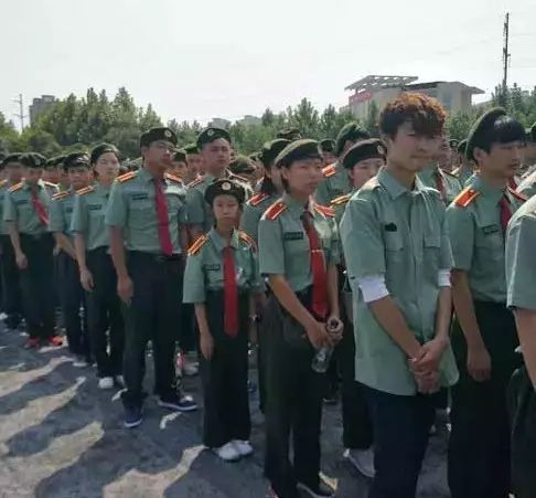 拔苗助长还是少年神童?河南10岁女童读私塾