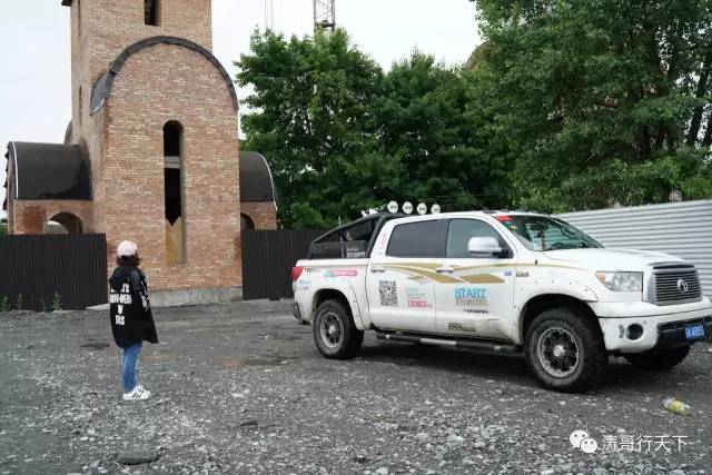 越26个国家,他把女儿从中国送到美国念书!这个