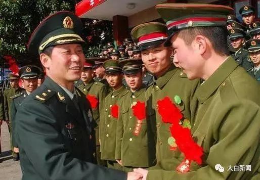 周亚宁任火箭军司令员 系四大军种最年轻司令