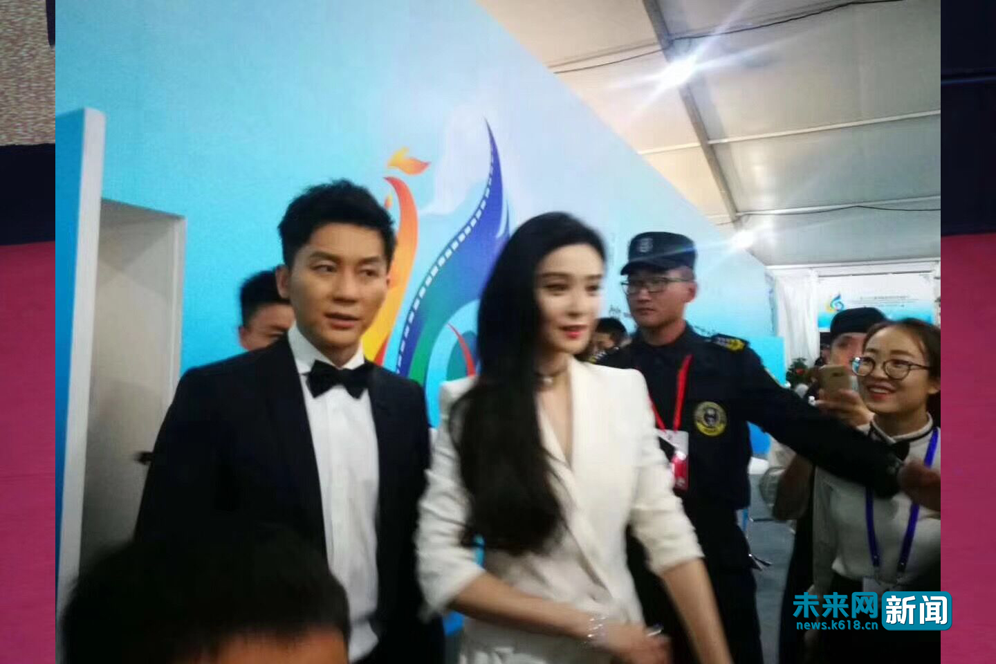 范冰冰被求婚后同李晨亮相第三十一届金鸡颁奖