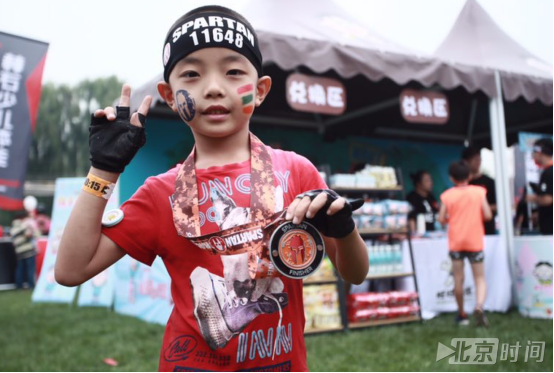 萌娃VS极限运动:斯巴达儿童障碍赛让1200个孩