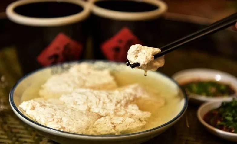 但是有道深受棒棒喜爱的美食—豆花饭,确是深入了重庆人民的生活