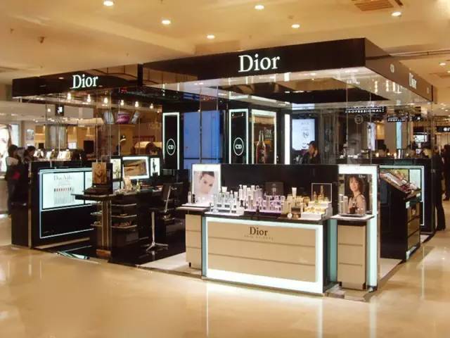 药店门口为什么放体重秤?计算器上为什么粘了