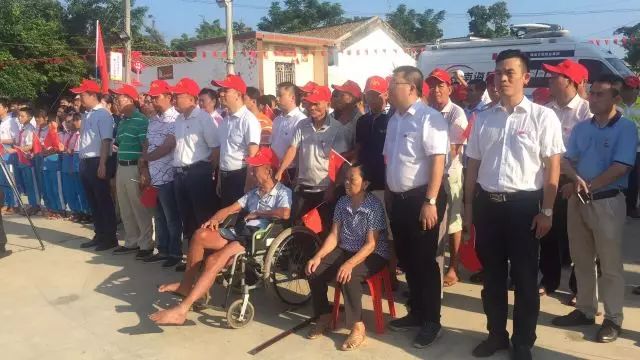 视频丨今天万众瞩目海南国旗村上空那抹红,为