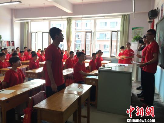 河北承德县一中六年蝶变:从沧桑到尊严|张帆|毕