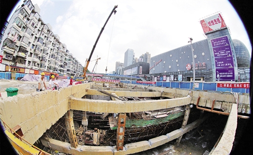 武汉光谷广场综合体进入施工新阶段|光谷广场