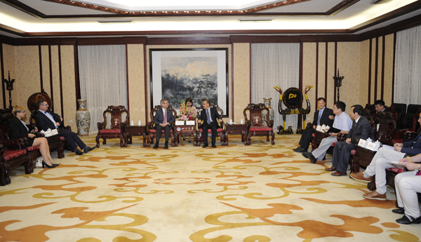 波兰华沙经济学院代表团访问四川大学|四川大