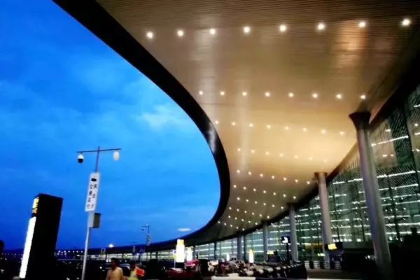 交通|T3航站楼将开动车到重庆北站,西站年底建