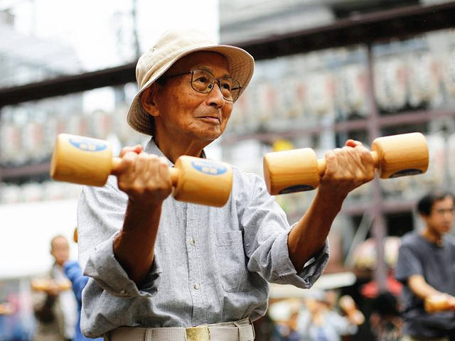 70岁以上老人_中国90岁以上人口