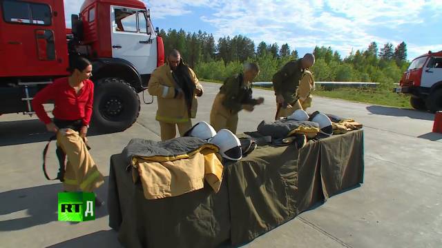 穿上消防服耗时几秒及格?点击围观俄罗斯航