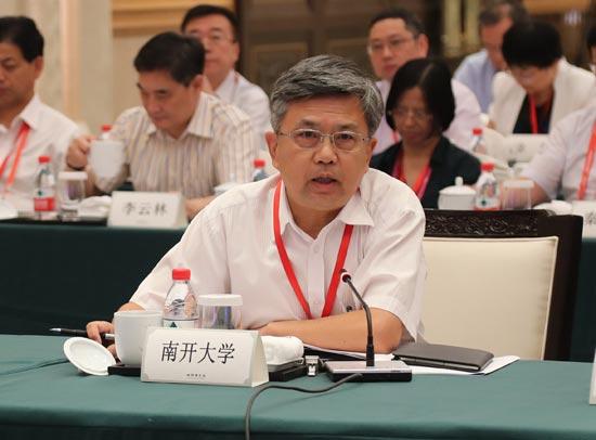 南开大学校长:本科生申请奖学金需看体育成绩