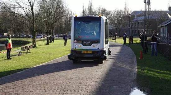 无人驾驶公交将登陆深圳!10月开始试验…你敢