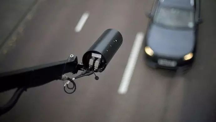 上海电子警察新功能厉害了!交通违法的电瓶