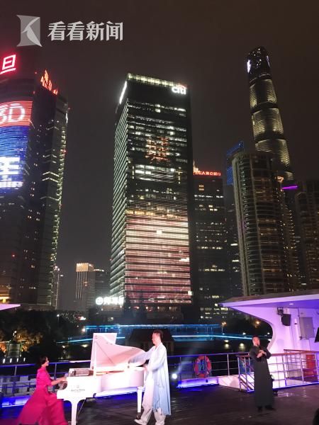 ad85f0e90323883ae00d3a53f58899c1.jpg 记者探营浦江生活节重磅演出 钢琴昆曲书法笛箫能相辅相成吗?