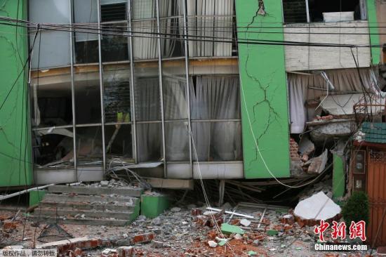 距离墨西哥城不远的Narvarte,当地建筑在地震中遭遇严重损毁。这是墨西哥两周来发生的第二次强烈地震。
