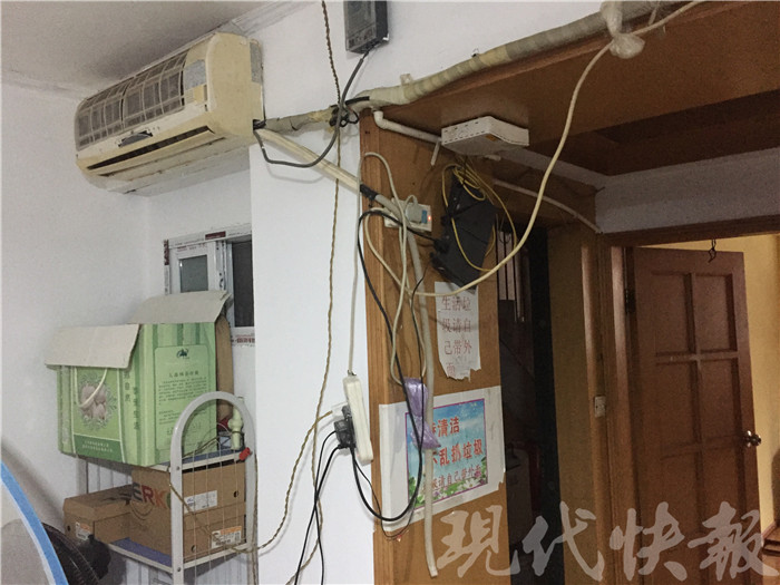 南京一套房蜗居28人 群租房扰民暗藏隐患|床位