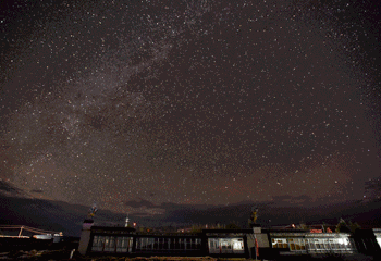 【雪域初秋的秘境】土林遇甘霖,繁星圆我梦